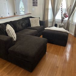 Sectional Sofa & Kitchenette/ 4 chairs