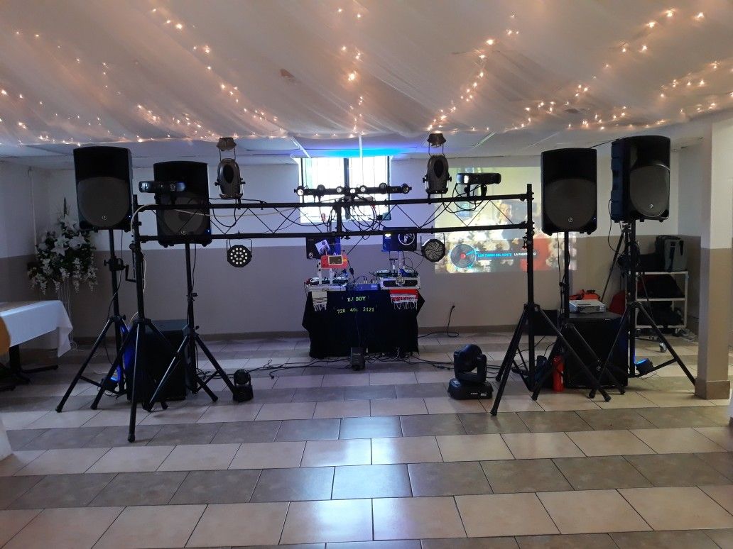 DJ & REPOSTERIA