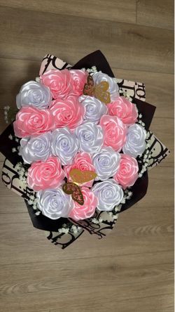 20ct white and pink ribbon roses with breath breath and dior and black wrapping + bow
