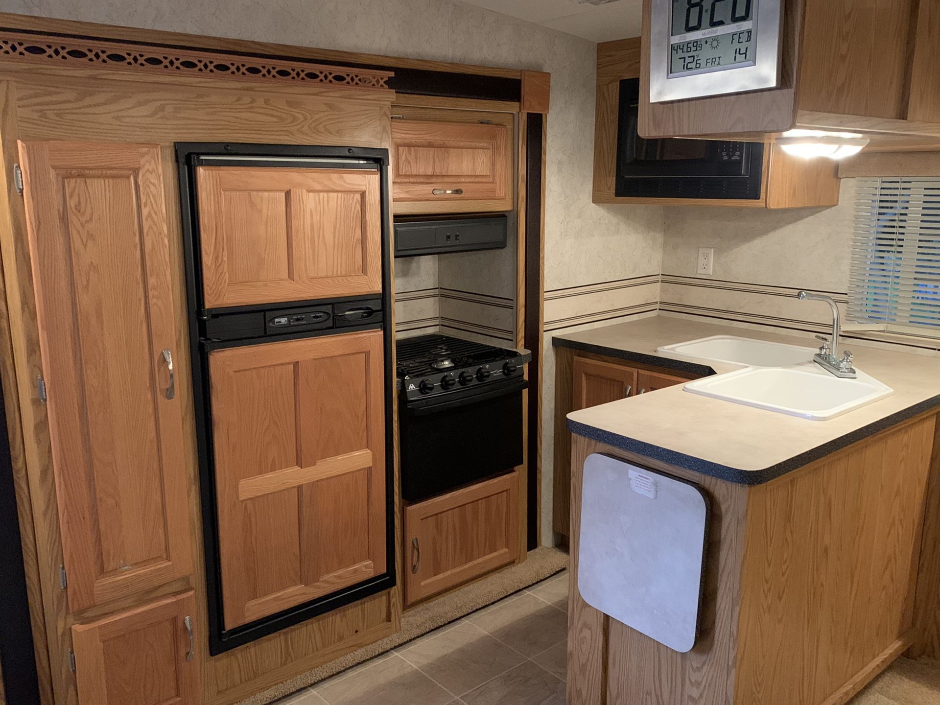 2005 holiday rambler Savoy fifth wheel two slides 27 ft for Sale in