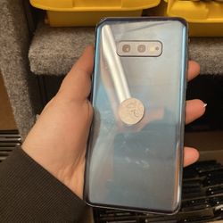 Samsung Galaxy S10e 128 gb Factory Unlocked Comes with store warranty gb Factory Unlocked Comes with store warranty 