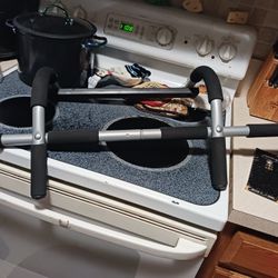 GOT 2 NAME BRANDS PULL UP BARS 9 Each Look My Post Alot Items To See