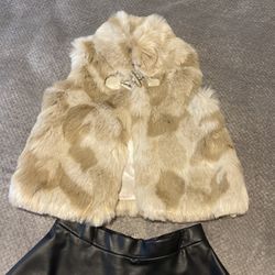 Súper Cute Girl Skit And Vest Size 5