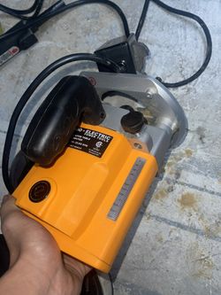 Chicago Electric Power Tools 1 3/4 HP Plunge Router