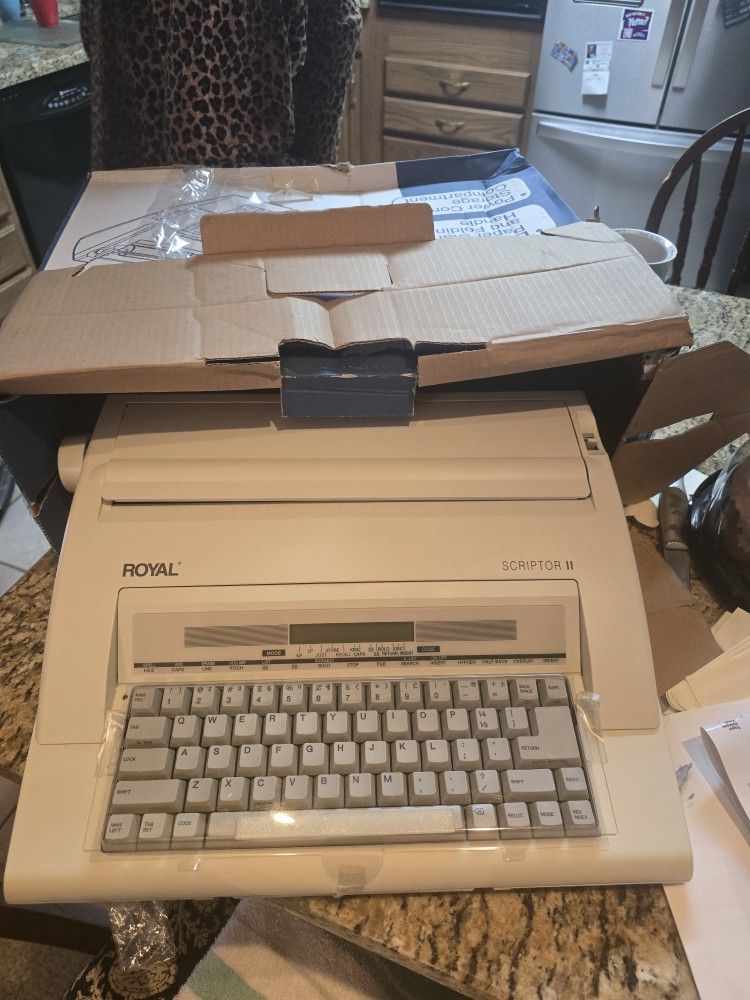 Royal Scriptor II Typewriter