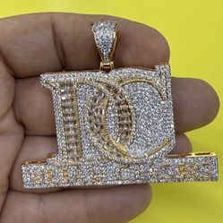 Dream Chaser Prongs Setting 5A Stones Pendant 🔥