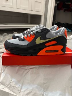 Nike Air Max 90 Sneakers