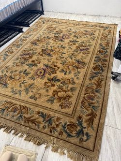 Vintage Traditional Rug 5.8Wx7.8L
