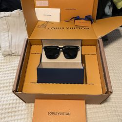 Louis Vuitton LV Rise Square Sunglasses