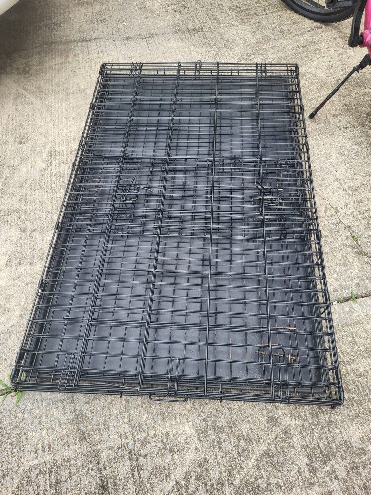 Durable, Foldable Metal Wire Dog Crate with Tray, Single Door, 48 x 30 x 32. Great Condition