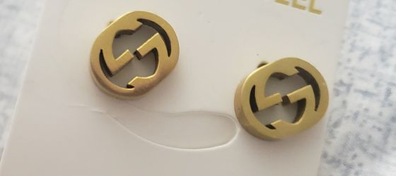 18K Gold Plated Earrings.  Silver Plated Earrings. Dustbag. Amazing Quality. (00008)