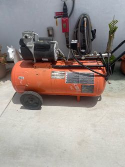 Devillbis Pro Air II Compressor 25 Gallons $60 cash only