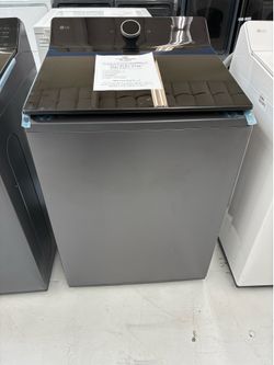 LG 5.5 Cu Ft TopLoad Washer in Matte Black