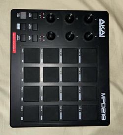 Akai MPD218 Drumpad (Missing Cable, Like New)