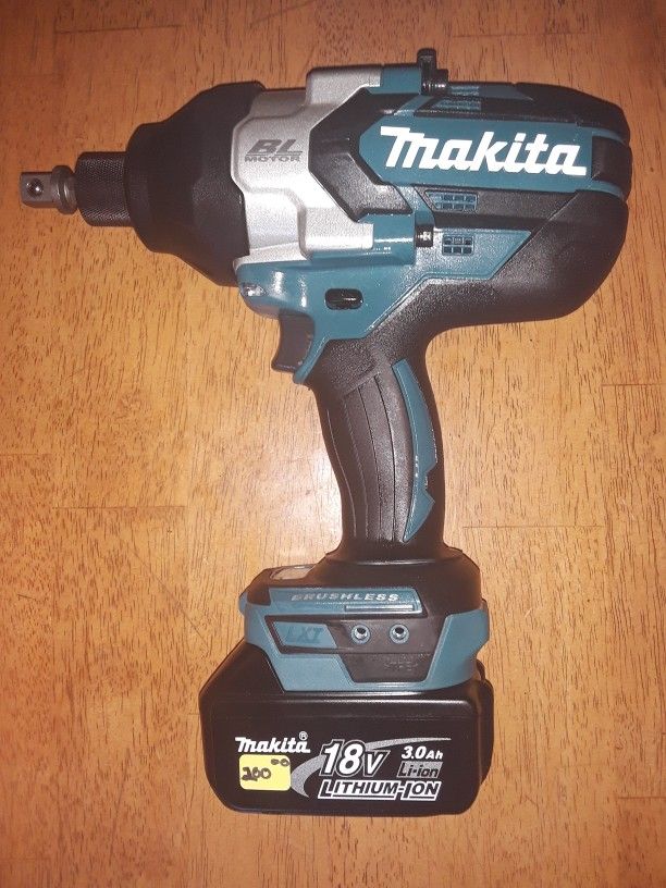 $200 No Less Makita Hex Drive Utility Impact Wrench Brushless With Adapter And 3.0 Amp Hour Battery