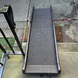 Folding pet ramp