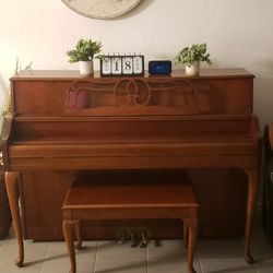 YAMAHA M500 QA Upright Piano