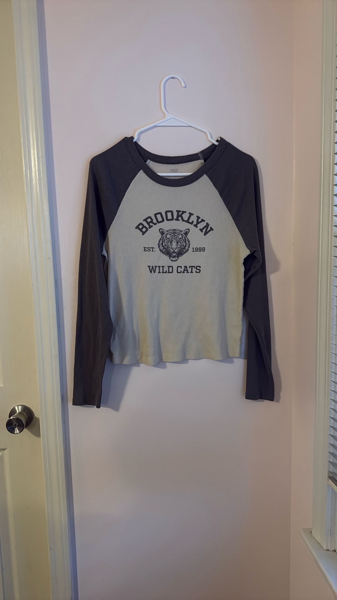 Juniors' Pink Rose Rib Long Sleeve Tee