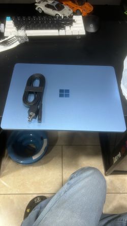 Microsoft Surface Laptop 13.8” Sapphire