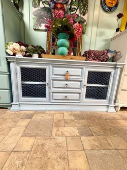 CUTE BLUE TV STAND AT PICKY PINCHERS 4830 49th Street N St Pete Open 12-6 pm FREE DELIVERY