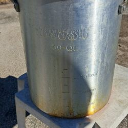 Aluminum pot 30 quarts