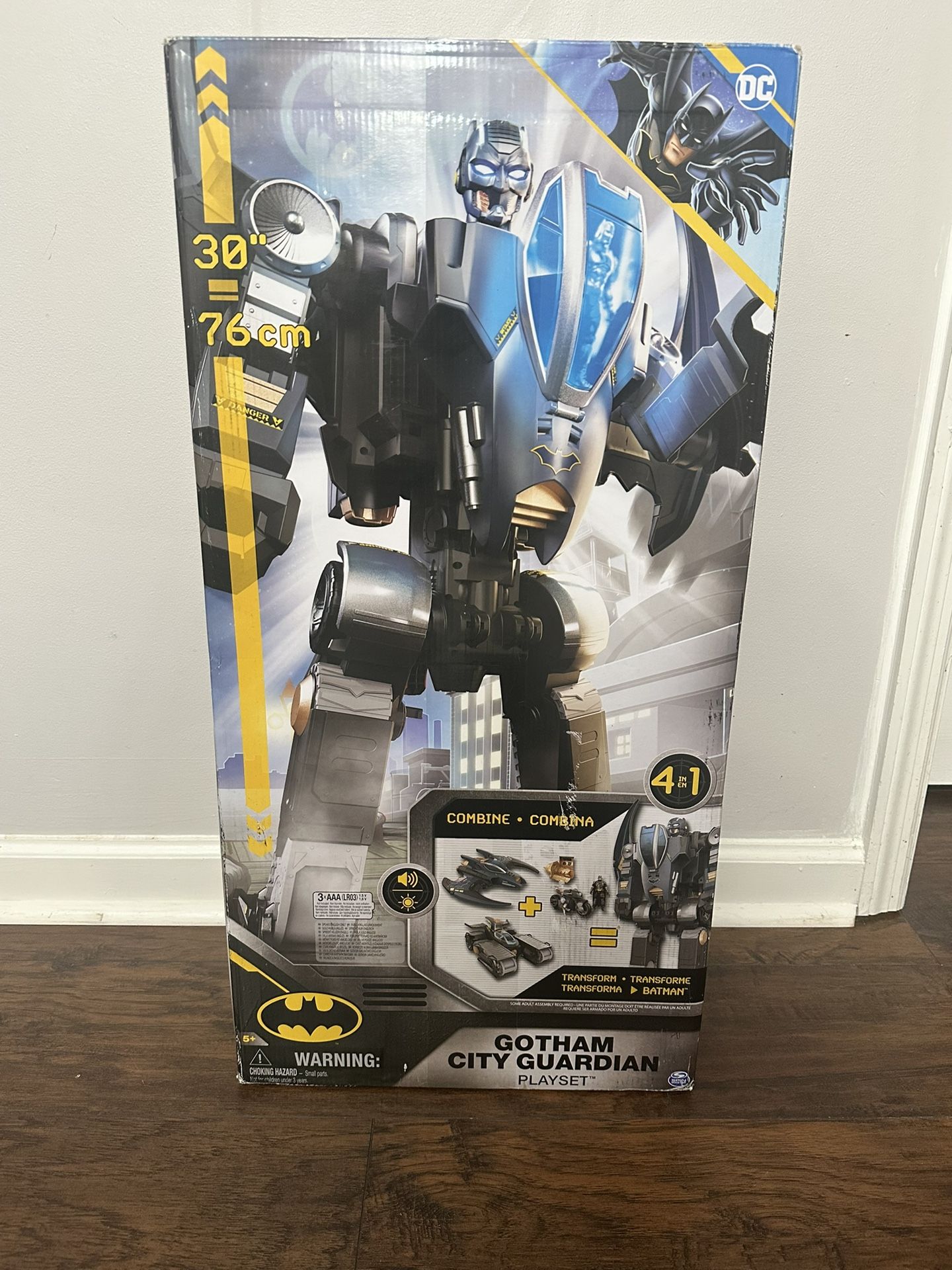 HUGE Batman Gotham City Guardian Playset Sealed