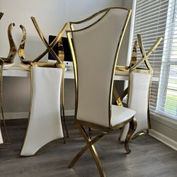 DINNING TABLE & CHAIRS