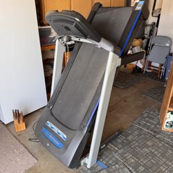 HORIZON T202 Treadmill LIKE NEW