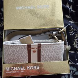Michael Kors Adjustable Belt Bag!