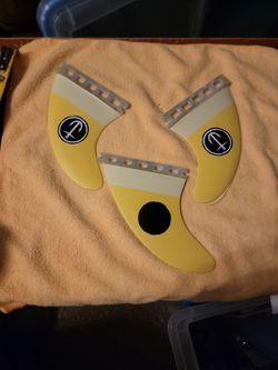 Captain finn thruster surfboard fins brand new