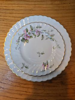 Syracuse China Apple Blossom dinner set