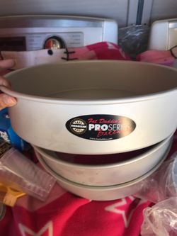 12” cake pans good conditions