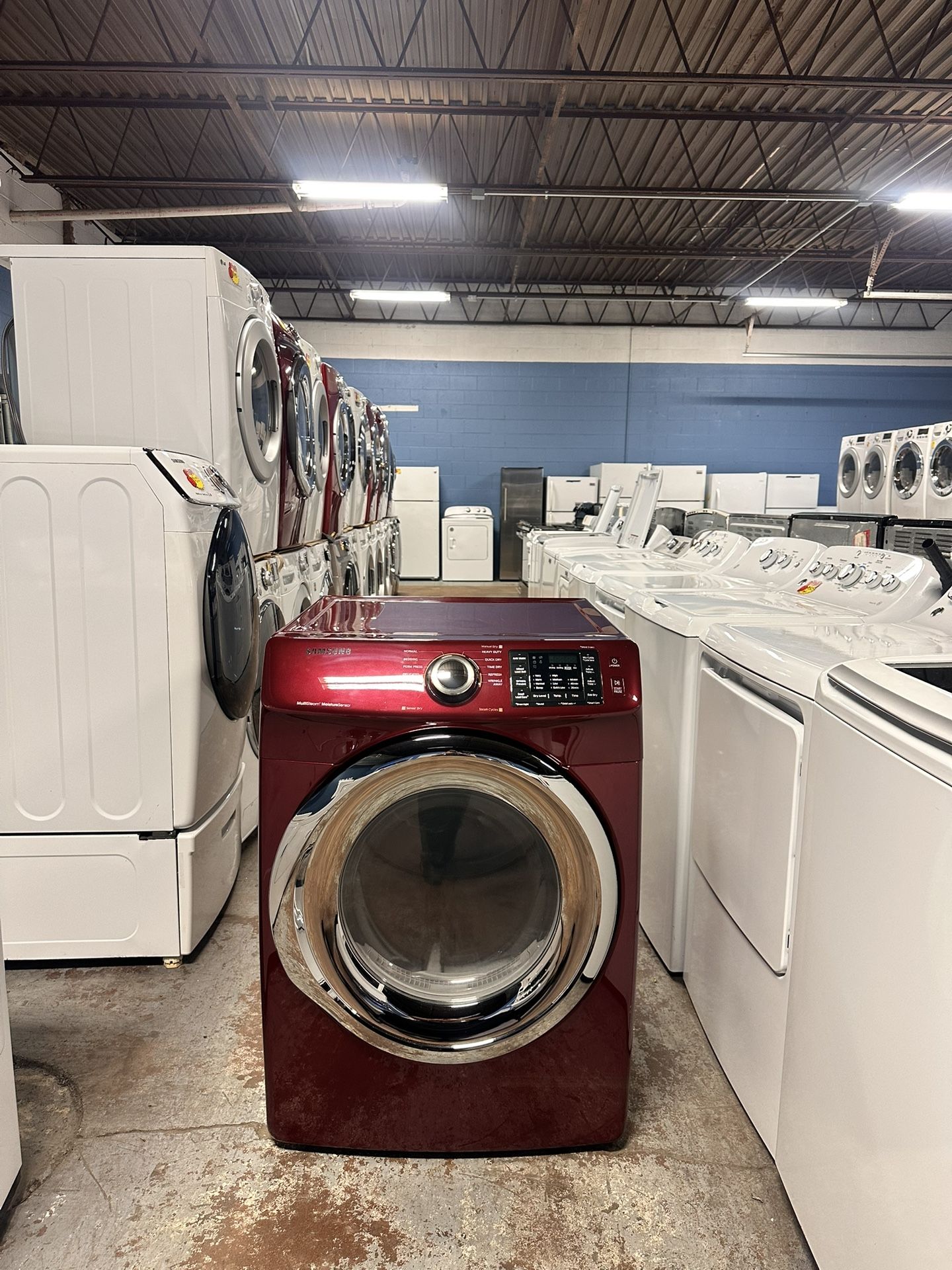 Samsung) Electric Dryer, works perfectly, is very clean, and comes with a warranty.