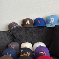 NEW ERA LIDS HAT CLUB FITTEDS SIZE 6 7/8 - 7 1/8