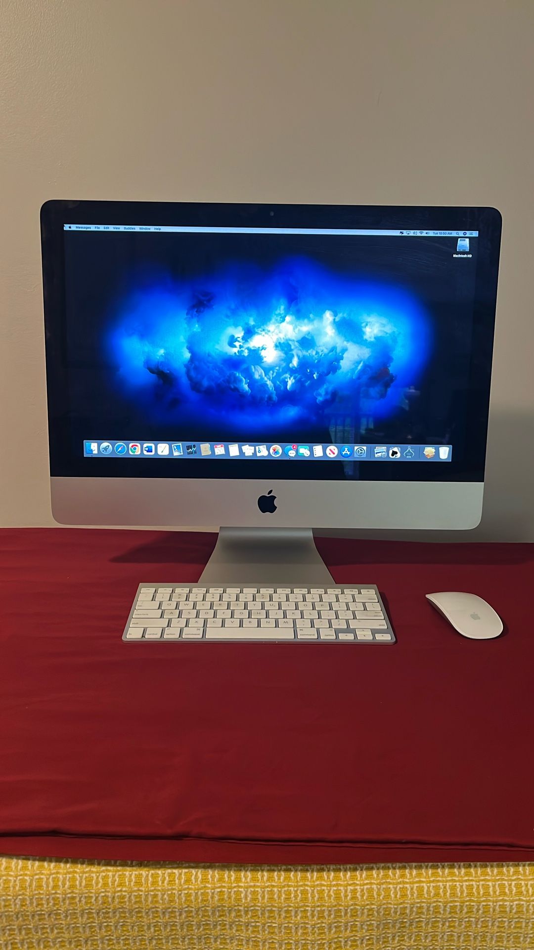 iMac Desktop Computer With Wireless Keyboard & Mouse