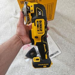 DEWALT XR OSCILLATING MULTI TOOL