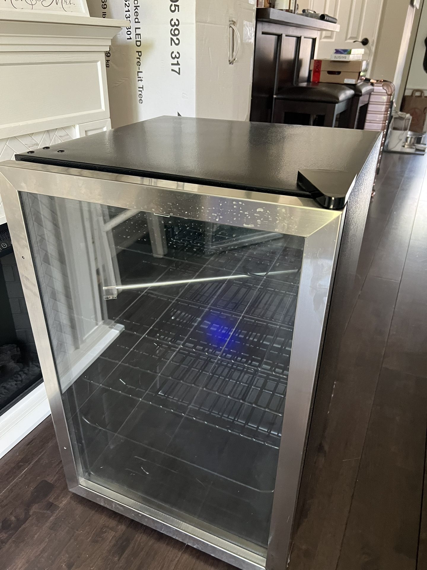 Mini Fridge 145 Can