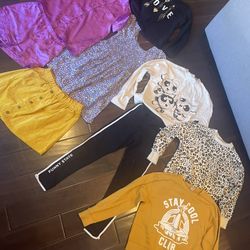 GIRLSLOT OF 10-12 CLOTHES