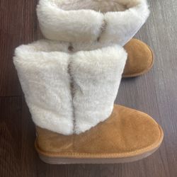 New Kids Boots UGG, Size 2