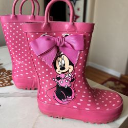girl boots pink rain boots girl size 8 with Minnie Mouse and pink bow