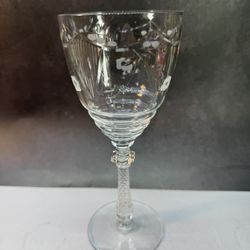(1) Gorgeous vintage Libbey Rock Sharpe etched crystal water goblet. Excellent Condition.
