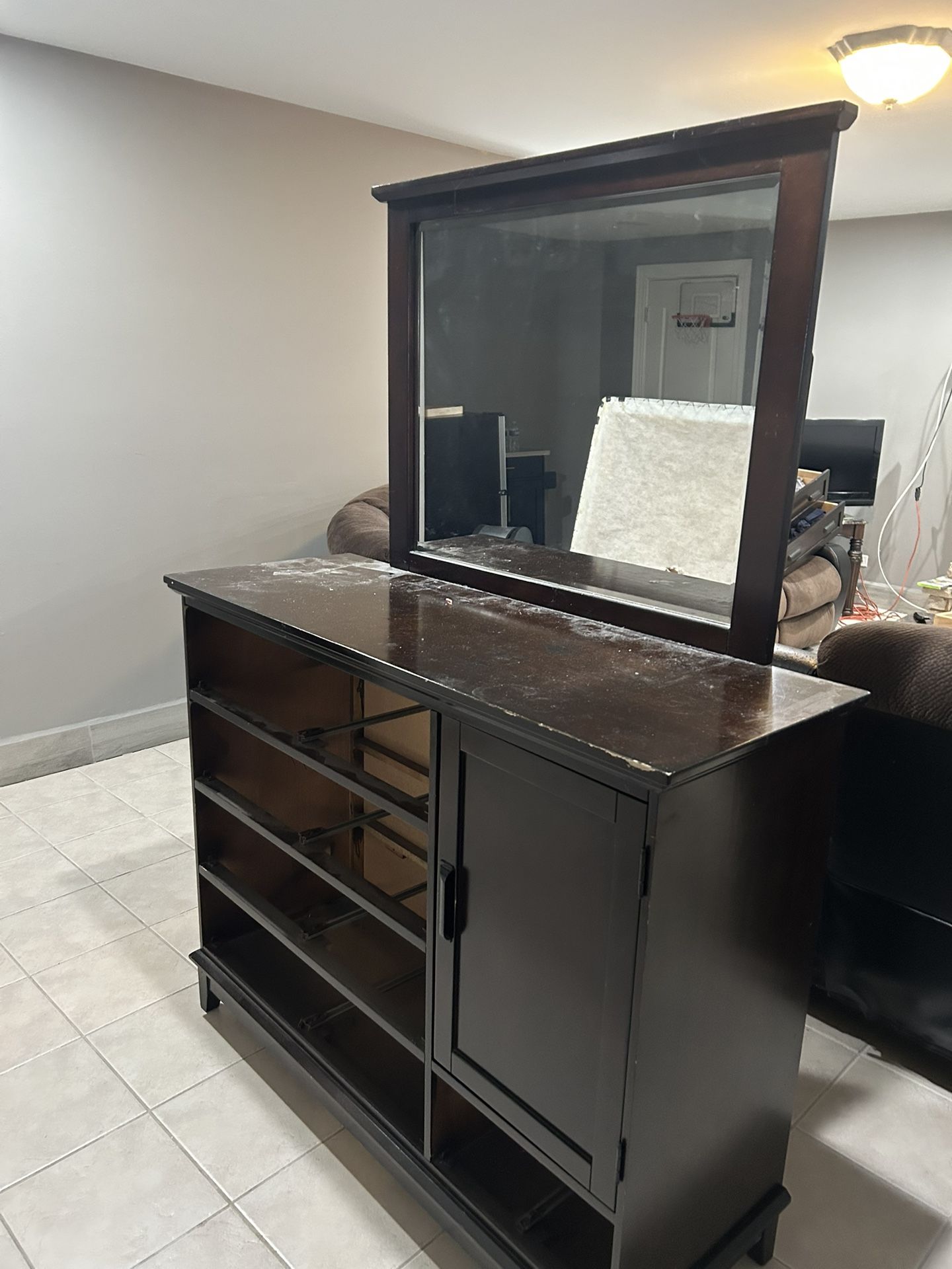 Free Full Bed & Dresser