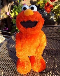 Vintage Tickle Me Elmo No Longer Talks And Walks