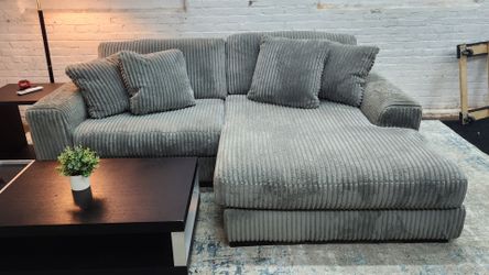 Ashley Gray Lindyn Sectional Sofa