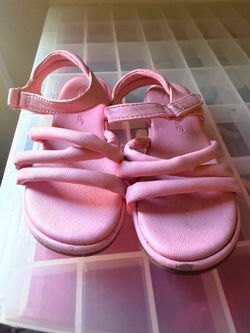 Girl pink sandals size 8