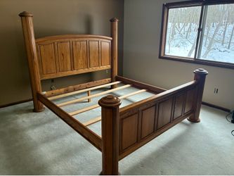 California King Head Board, Frame and Foot Board, Solid Oak 84” long x 72” wide BEST OFFER Arbek Innovations. VERY HEAVY need two strong men to carry.