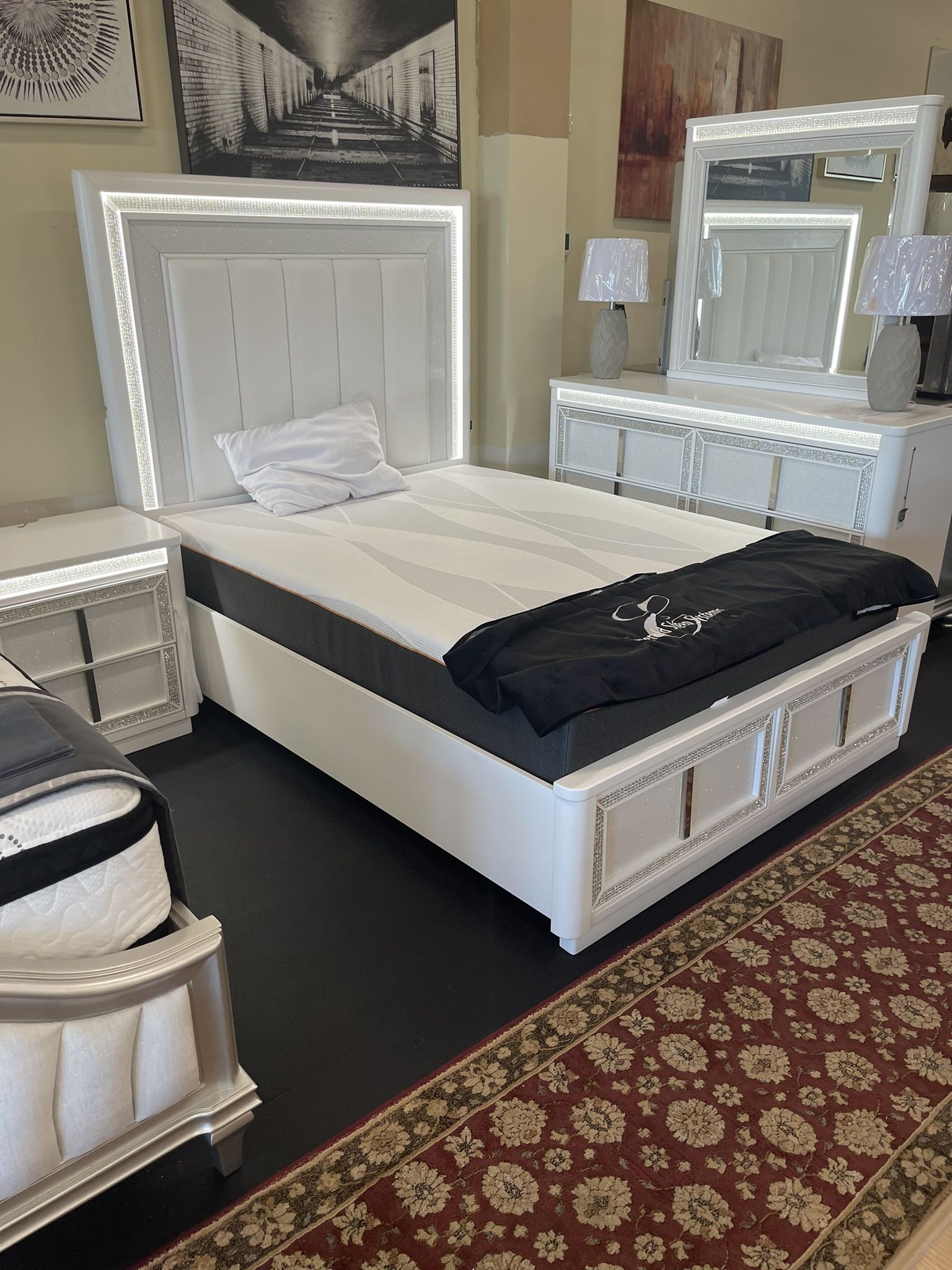 Queen Bed Room Set( Includes Queen Bed Frame, Dresser, Mirror, 1 Night Stand) On Sale
