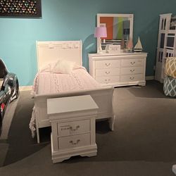 White 4PC Twin Bedroom Set