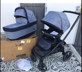 New PegPerego team luxury stroller with bassinet