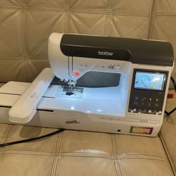 Brother SE 2000  Embroidery/Sewing Machine